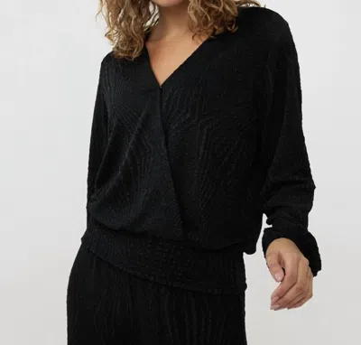 Esqualo V Neck Pullover Blouse In Black