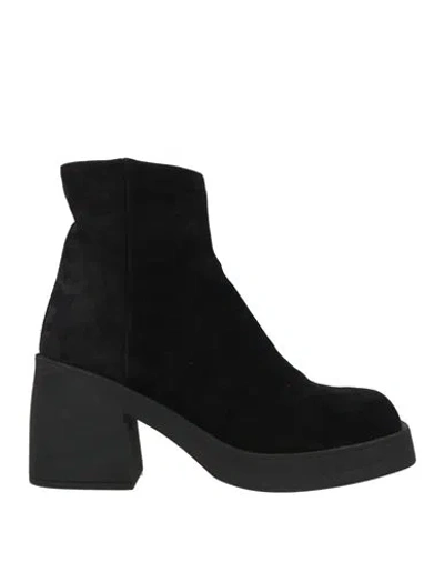 Essential L.a.b. Essential L. A.b. Woman Ankle Boots Black Size 9 Leather