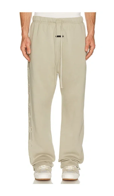 Essentials Active Trace Relaxed Sweatpant In Gray