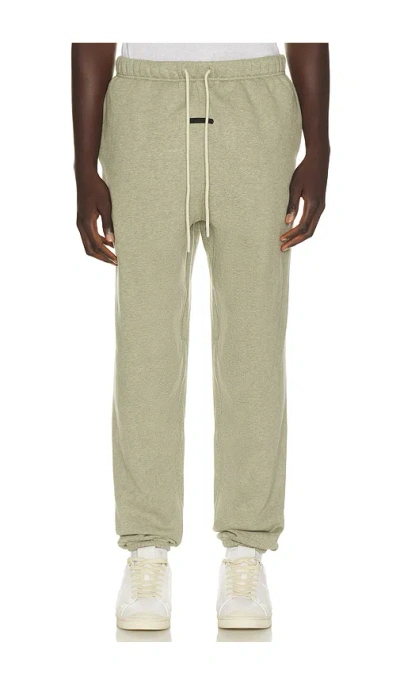 Essentials Classic Fleece Sweatpant In Green