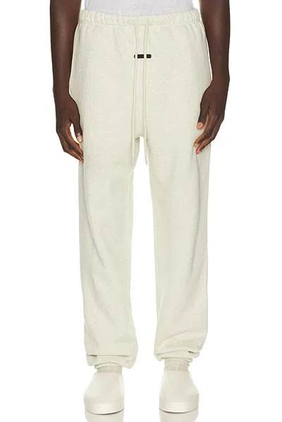 Essentials Classic Fleece Sweatpant In White