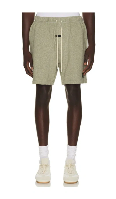 ESSENTIALS CLASSIC SHORT