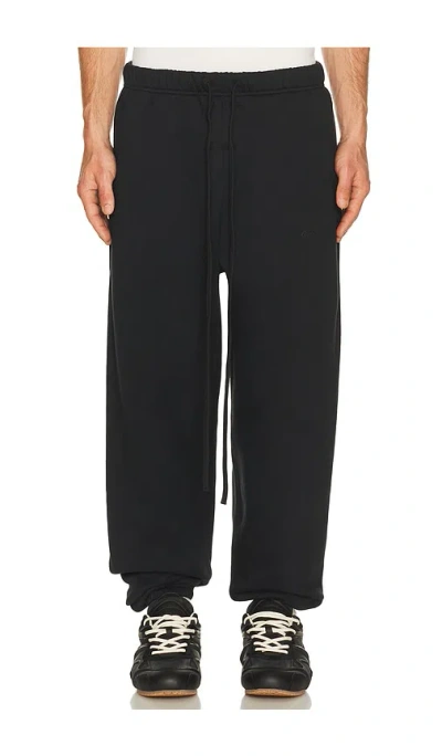 Essentials Classic Sweatpant In Black
