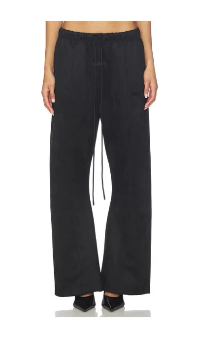 Essentials Flare Pant In Black