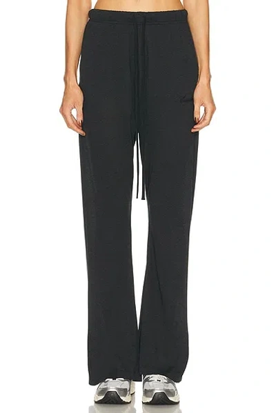 ESSENTIALS FLARE PANT