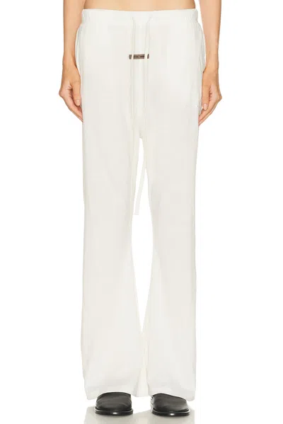 Essentials Flare Pant In White