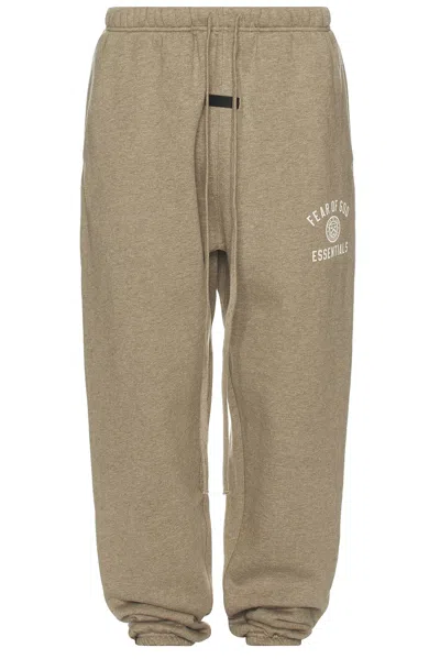 Essentials Fleece Essential Sweatpant In Heather Gray