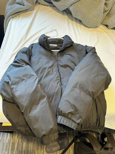 Pre-owned Essentials Fog  Puffer In Black