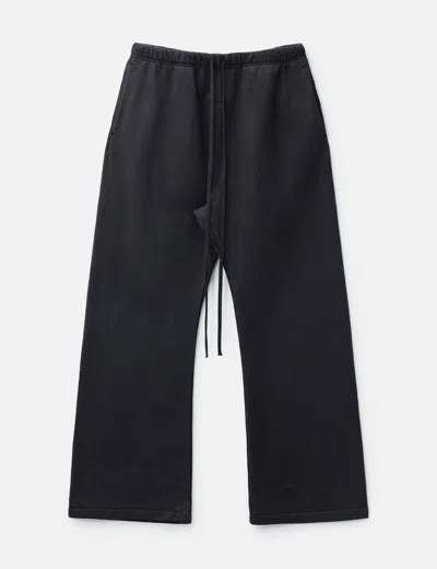 Essentials Heavy Fleece Flare Sweatpant In Black