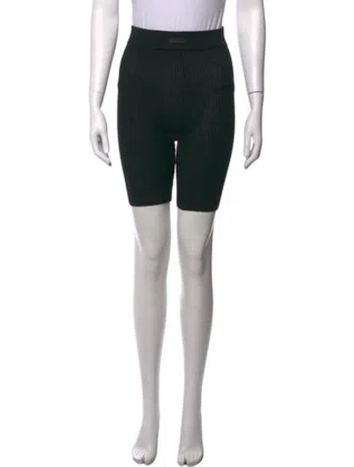 Pre-owned Essentials Knee-length Shorts In Black