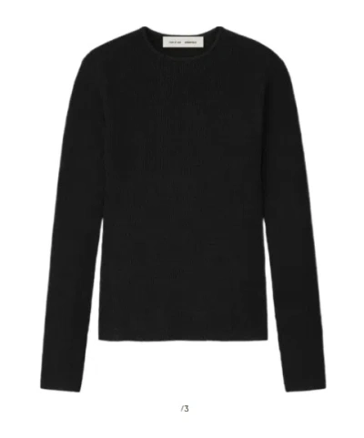 ESSENTIALS LONG-SLEEVED T-SHIRT