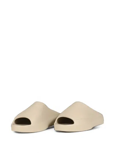 Essentials Los Feliz Engraved-logo Slides In Neutral