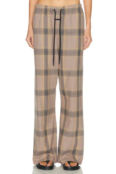 Essentials Lounge Pant In Seal Plaid