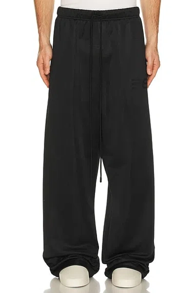 Essentials Lounge Sweatpant In Black