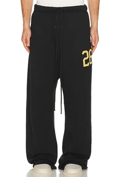 Essentials Lounge Sweatpant In Black
