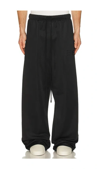 Essentials Lounge Sweatpant In Black