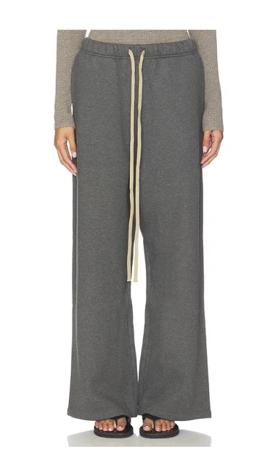 Essentials Lounge Sweatpant In Gray