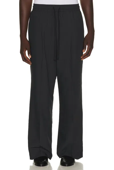 Essentials Pleat Front Drawstring Pant In Vintage Black