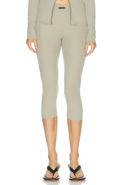 Essentials Rib Knit Capri Pant In Gray