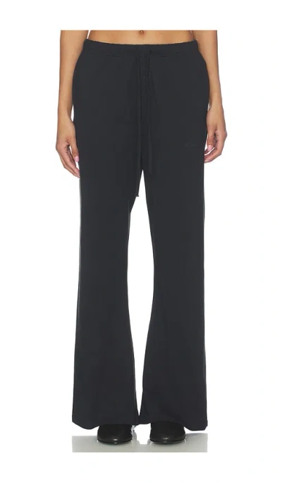 Essentials Signature Classic Fit Flare Sweatpant In Black
