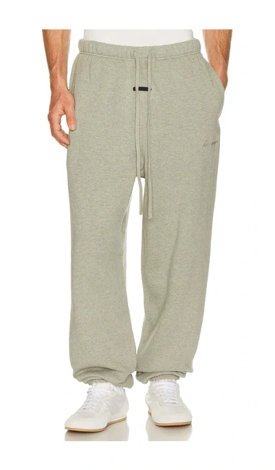 Essentials Signature Classic Sweatpant In Gray