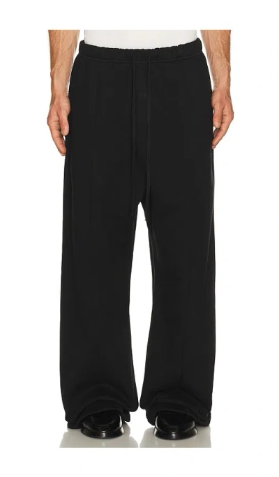 Essentials Signature Lounge Sweatpant In Black