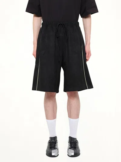Essentials Signature Relaxed Short In Black