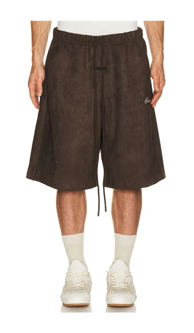 Essentials Signature Relaxed Short In Brown