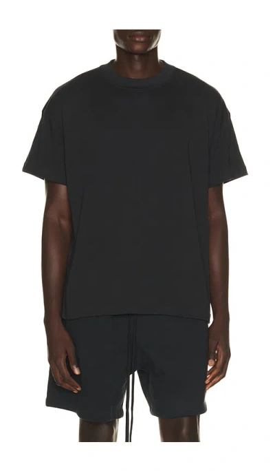 ESSENTIALS TEE
