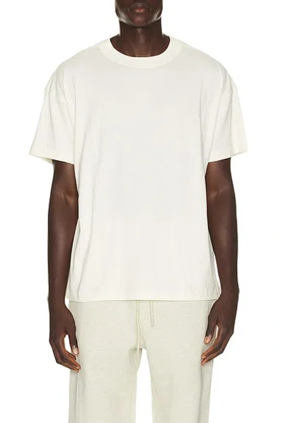 ESSENTIALS TEE