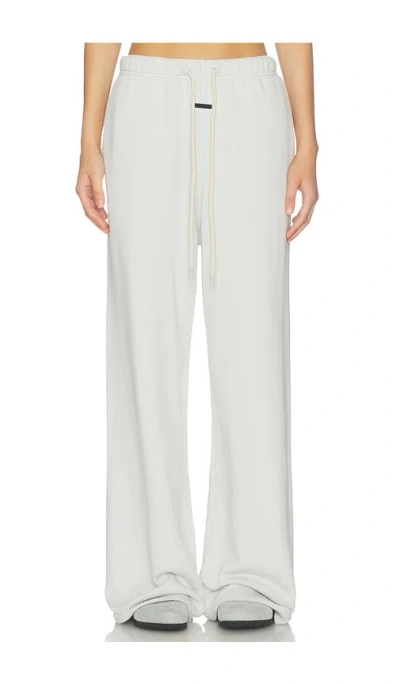 Essentials Undone Cut Lounge Fit スウェットパンツ In Baby Blue