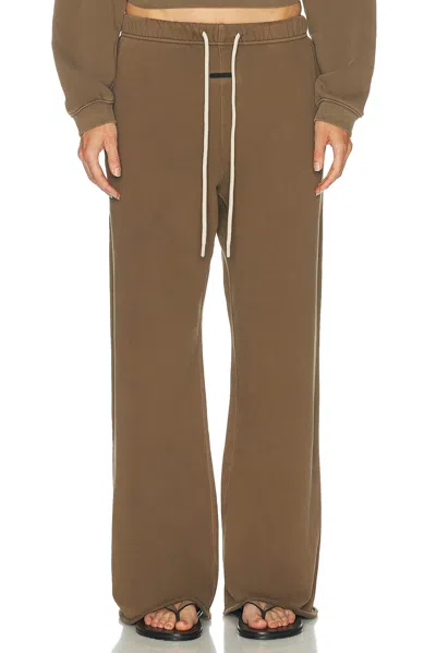 Essentials Undone Cut Lounge Fit Sweatpant In Green