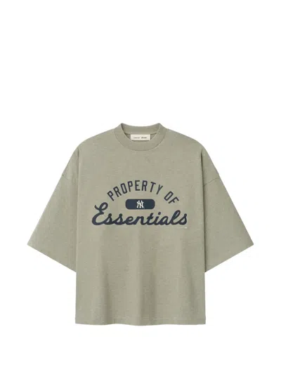 Essentials X New York Yankees Merch T-shirt In Gray