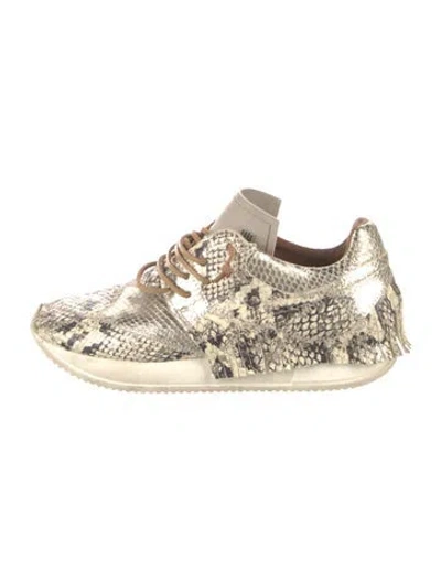Pre-owned Esseutesse Embossed Leather Animal Print Sneakers