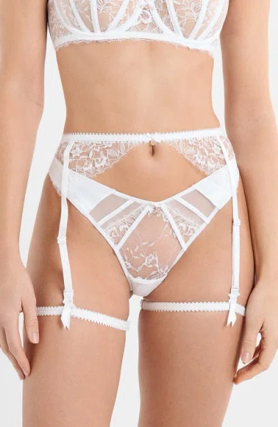 Etam Mascarade Porte Jartelle Lace Garter Belt In White