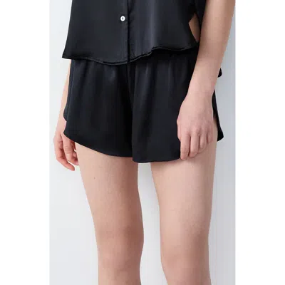 Etam Pearly Silk Pajama Shorts In Black