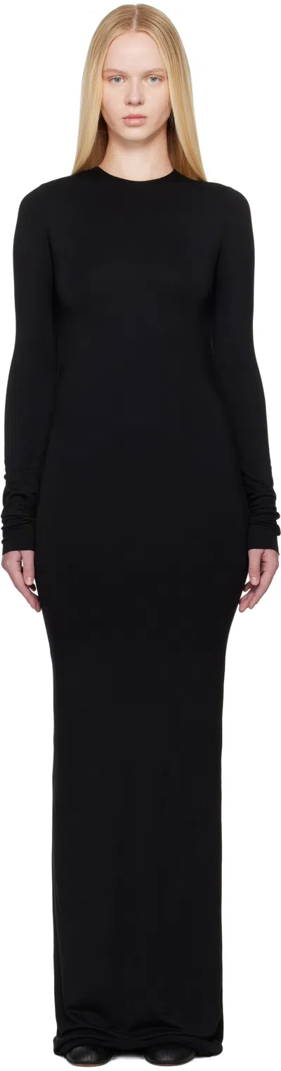 Éterne Black Crewneck Maxi Dress
