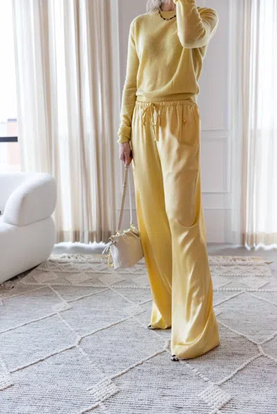 Éterne Brody Silk Pants In Butter In Yellow