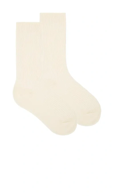 Éterne Classic Rib Socks In White