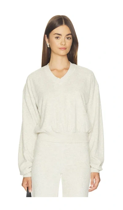 Éterne Cropped V-neck Sweatshirt In Gray