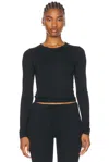 Éterne Fitted Crewneck Long Sleeve T-shirt In Black