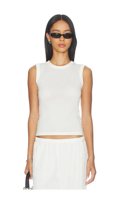 Éterne Fitted Muscle Tank In White