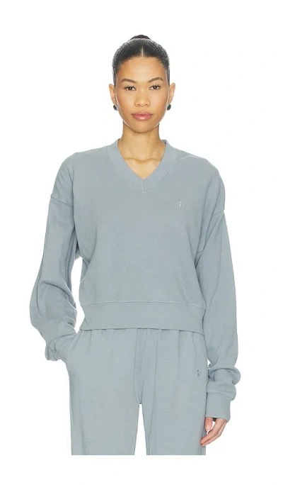 Éterne Lightweight French Terry Cropped V-neck Sweatshirt In Gray