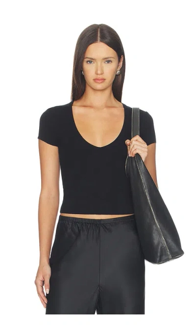 Éterne Short Sleeve V-neck Baby Tee In Black