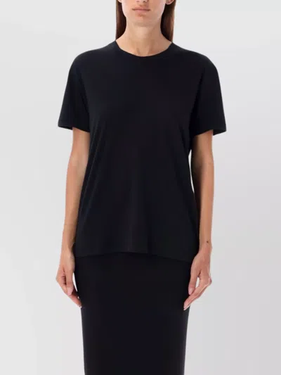 Éterne Simple Round Neck Short Sleeve T-shirt In Black