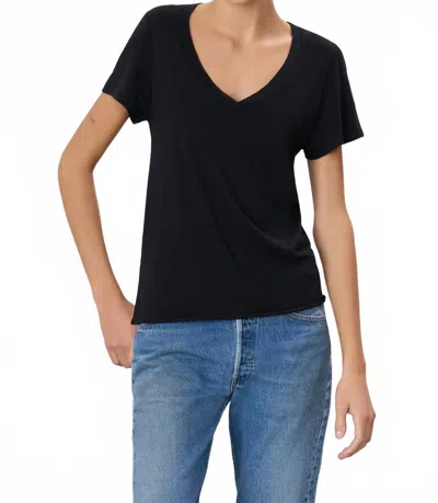 Éterne Slim V Neck T Shirt In Black