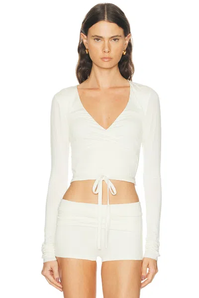 Éterne Wrap Top In White
