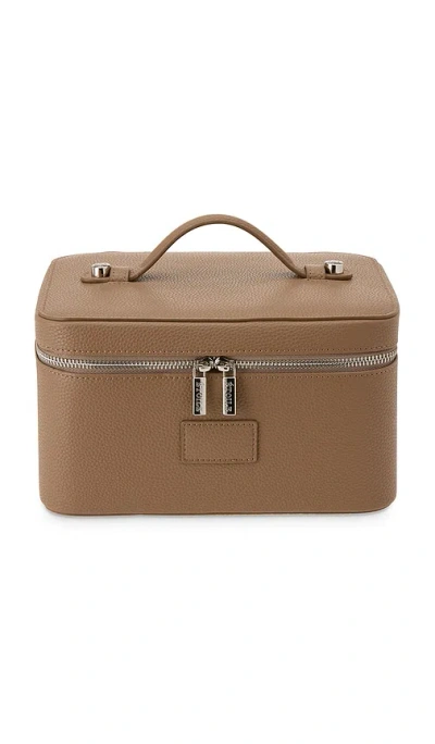 Etoile Collective X Revolve Vanity Case In Cappuccino