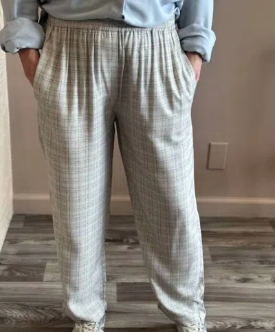 Etta Cropped Ankle Trousers In Grey Plaid In Gray