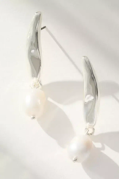 Ettika Liquid Luxe Pearl Earrings In White